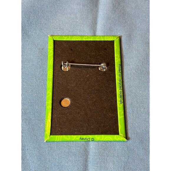 Vintage Jiminy Cricket Disney Earth Day Button 1997 - Picture 2 of 3